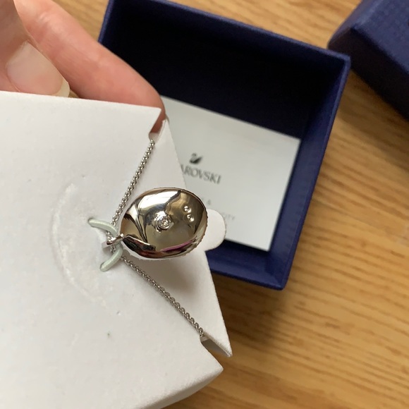 NIB Silver Swarovski pavé oval necklace with opal and clear colored crystals - Picture 5 of 5